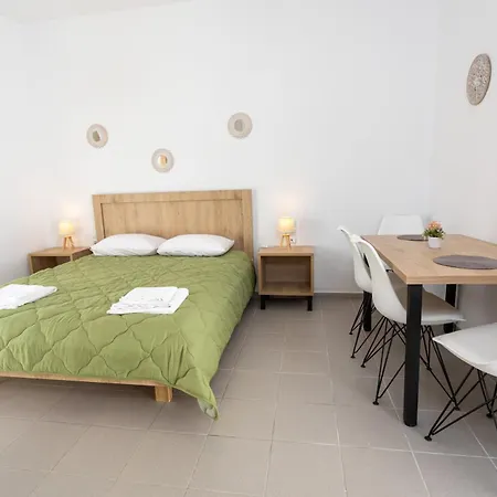 Dionysiasea 1 - Cozy Escape Steps From The Beach! *